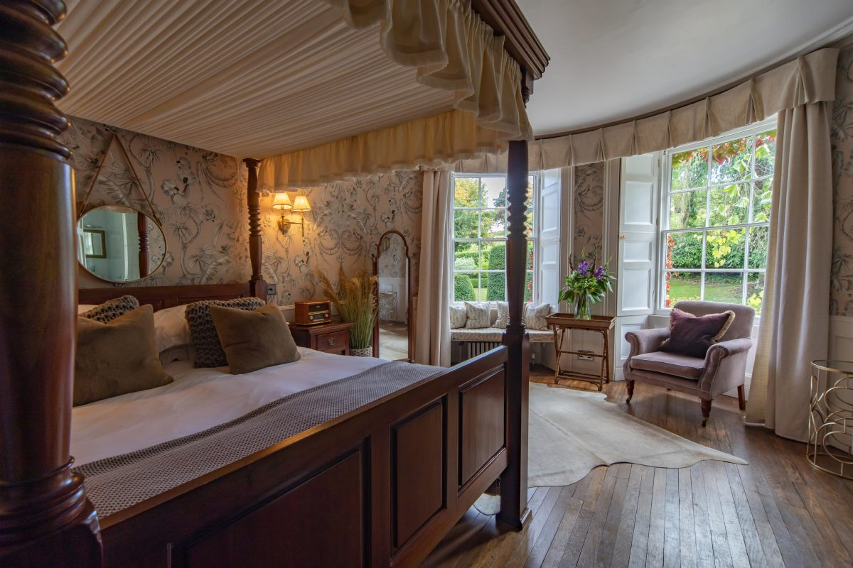 rooms-burleigh-court-cotswolds